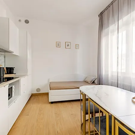 Appartamento Grazioso Trilocale Con Patio Wifi - P R A T U R E C C I Group *