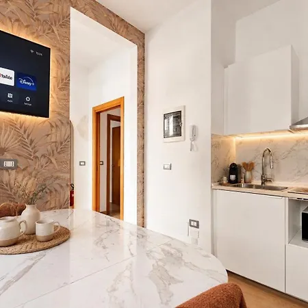 Grazioso Trilocale Con Patio Wifi - P R A T U R E C C I Group Appartamento *